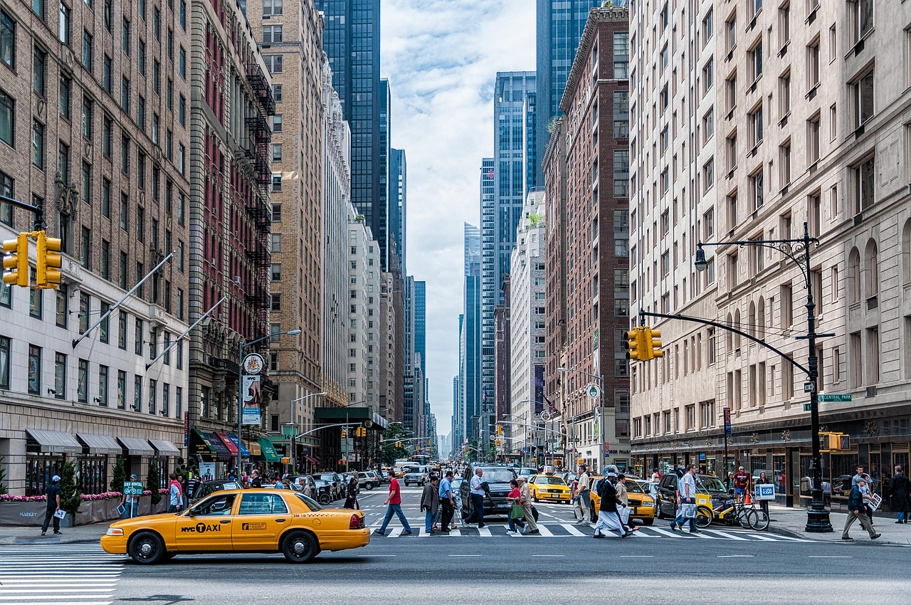 City Dwellers Warn: “Neighbors Are Strangers Now” As Urban Life Speeds Up, Destroying Deep Human Connections